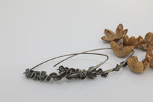 Load image into Gallery viewer, Falling Petals Earrings
