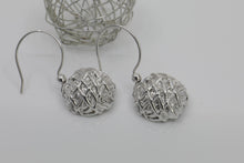 Load image into Gallery viewer, Bundled Straw Earrings
