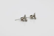 Load image into Gallery viewer, Silver Dotted Stud Earrings
